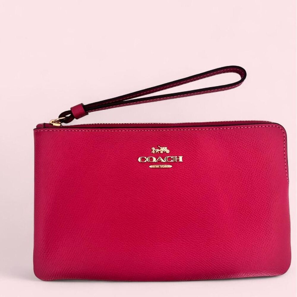 Coach Women's Pink Large Corner Zip Wallet Gold Hardware NWT - Picture 2 of 8